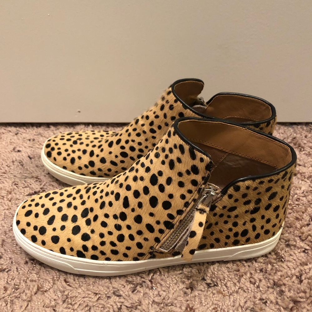 Zia Mid-Top Sneaker